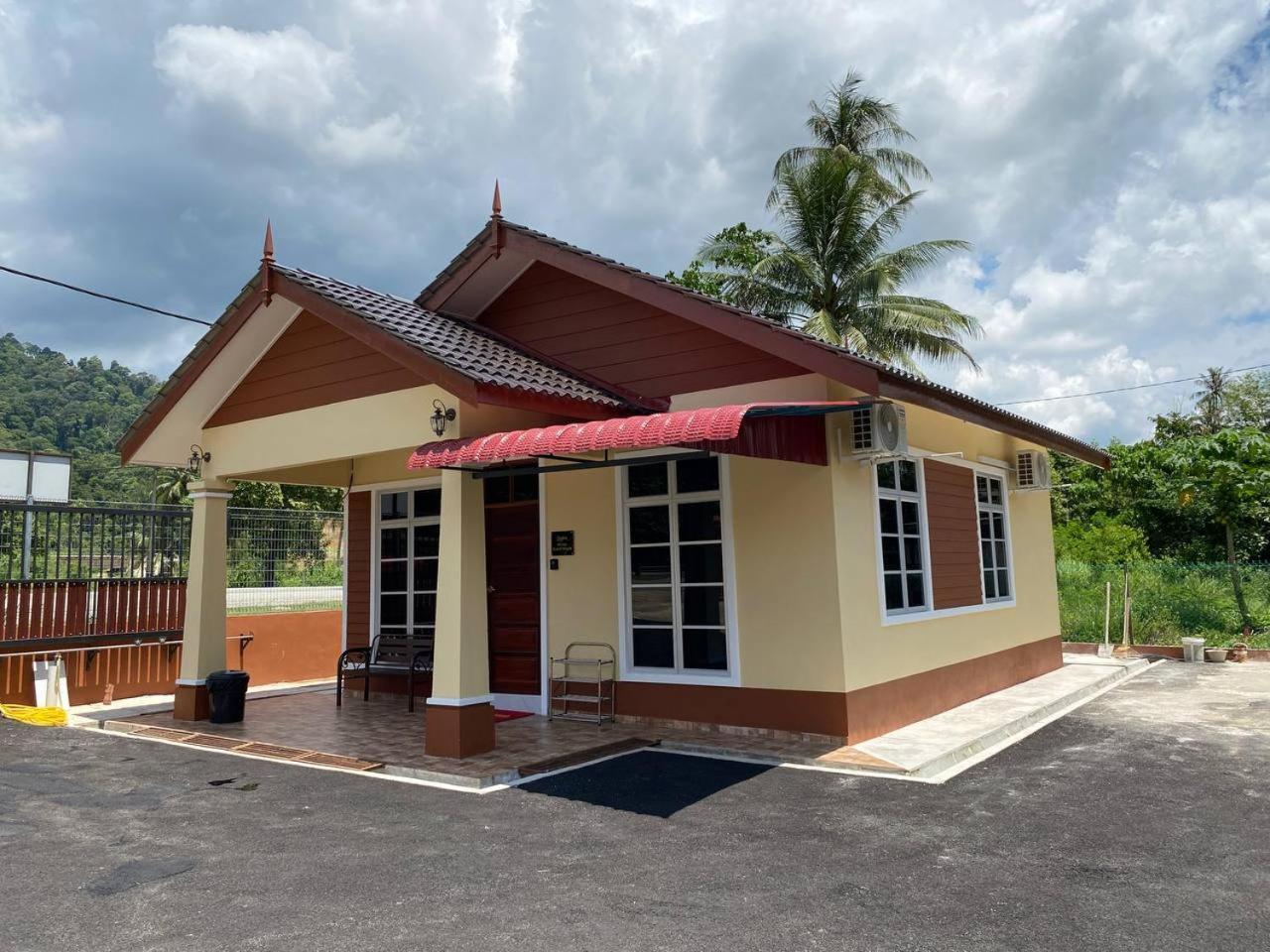 Nsjay Guest House Kampong Gong Balai Exterior foto